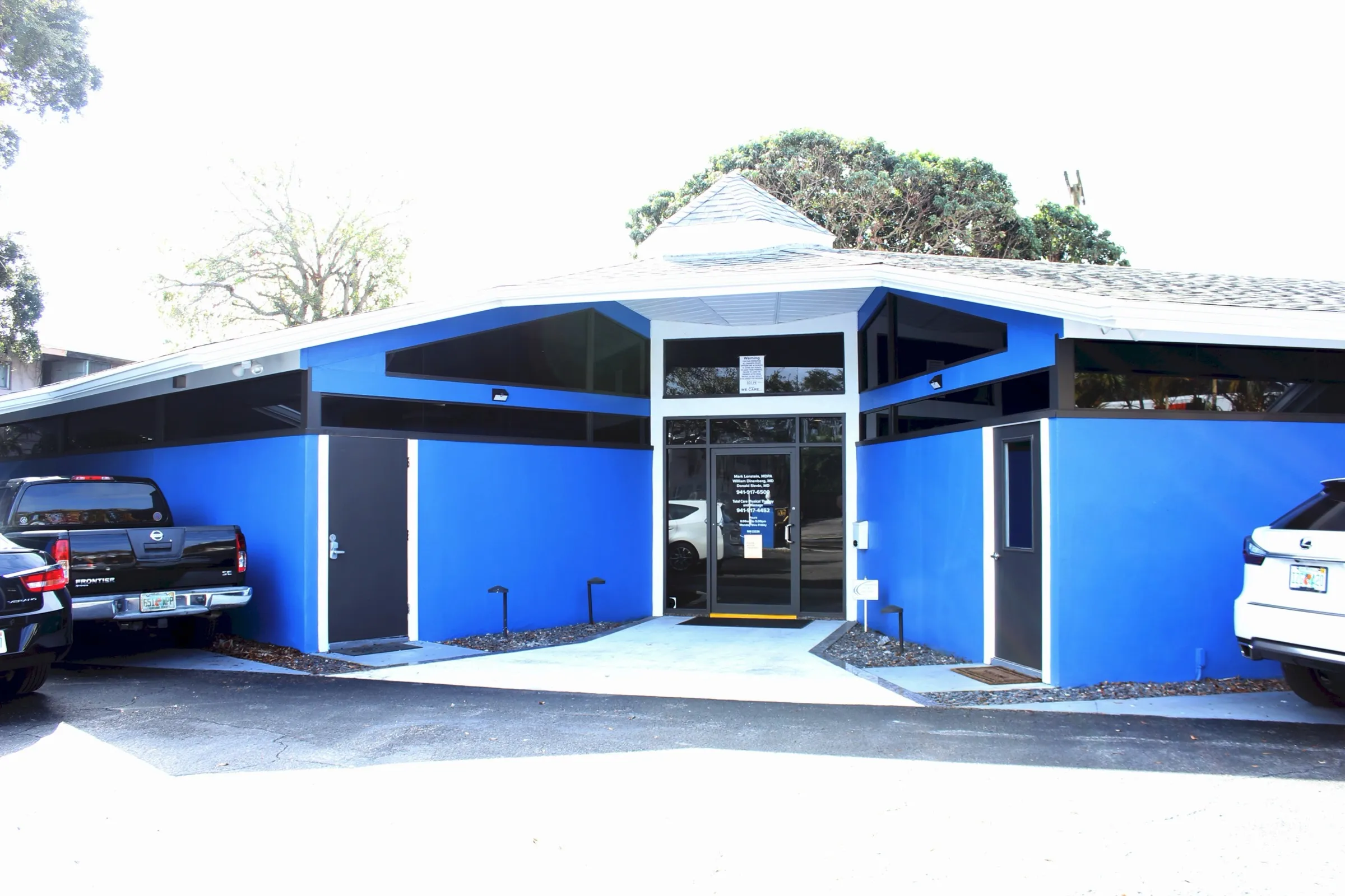 The Sarasota Spine Specialists office building on Hillview Street